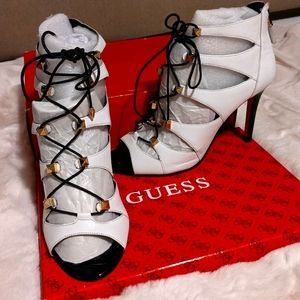 ❤️ BEAUTIFUL and unique Guess high heels!!❤️